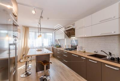 Vila in zona Strand, cu 7 camere , 2 garaje, curte de 200 mp - 9