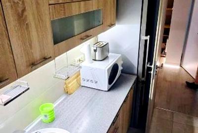 Proprietar inchiriez apartament complet mobilat si utilat, la prima chirie - 12