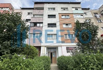Apartament 2 camere, etaj 3, centru, Buhuși - 11