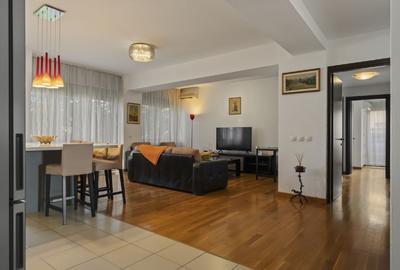 Apartament cu 3 camere decomandat, mobilat în Iancu Nicolae
