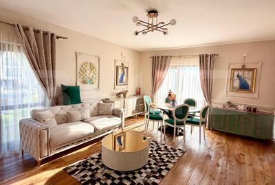 Penthouse cu 3 camere semidecomandat, mobilat în Gruia
