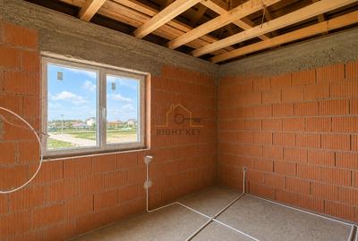 Casa P+1, 4 cam, 350mp teren, toate utilitatile, la rosu! Comision 0% - 10