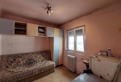 Garsoniera cf. 3 in Confectii, langa facultate si Penny - 1