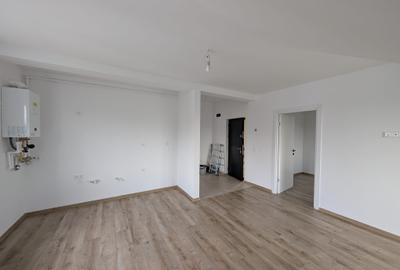 Apartament cu 3 camere semidecomandat în Florești