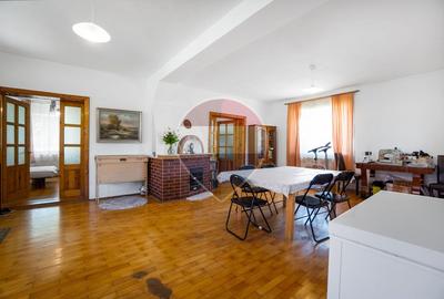 Casă spațioasă de vânzare | Teren 835 mp | Cristian | COMISION 0% - 9