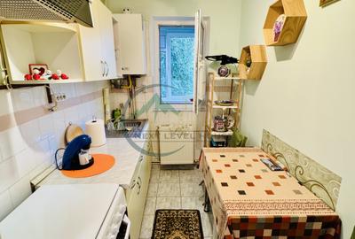 Apartament cu 2 camere decomandat în Calea București