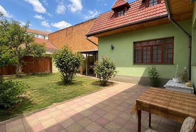 Casă individuală cu 5 camere în Ultracentral