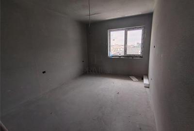 Duplex despartit prin C.T. - bucatarie inchisa - 130 mp utili - 7