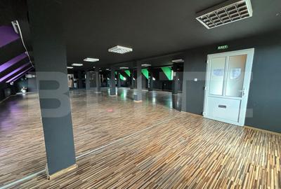 Spațiu comercial, de 300.00 mp, în Central