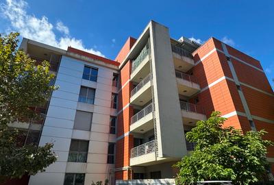 3 camere inchiriere Green Lake// Sisesti// loc de parcare in garaj - 17