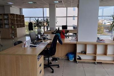 UNIVERSITATE SPATIU PTR BIROURI   ETAJ 3 PRET 3100 EURO - 1