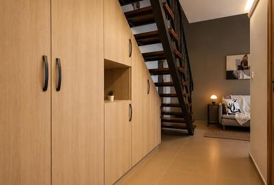 Apartament pe două niveluri cu supantă, mobilier la comandă și loc de parcare - 12