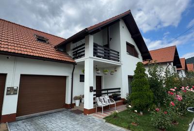 Duplex cu 4 camere în Independenței