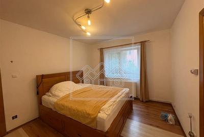Apartament cu 2 camere nedecomandat, mobilat în Vasile Aaron