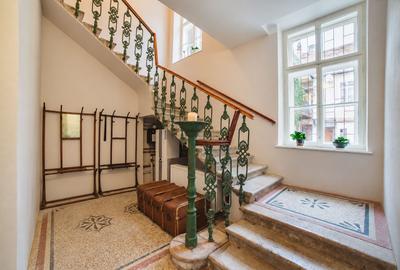 Apartament spectaculos de închiriat 4 camere 4 băi Centrul Istoric - 1