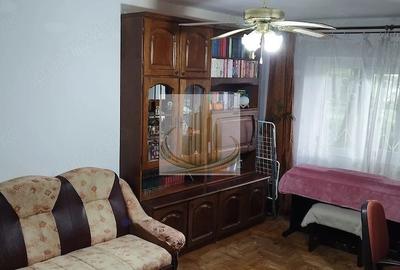 Apartament cu 3 camere decomandat, mobilat în Lipovei