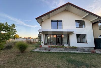 Casă individuală cu 5 camere în Sud-Est