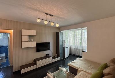 Apartament cu 2 camere decomandat, mobilat în Vatra Luminoasă
