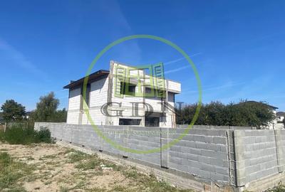 Casă individuală cu 6 camere în Preajba