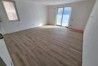 Apartament cu 2 camere decomandat în Girocului