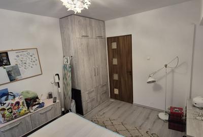 Apartament 2 camere , decomandat, et. 3, strada  Andrei Muresanu - 9