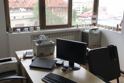 Apartament cu 5 camere decomandat în Romană