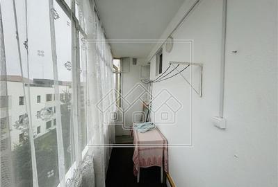 Ap cu 2 camere si balcon, Zona N. Iorga - Disponibil imediat - 12