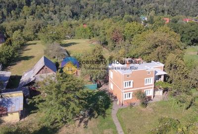 Casă cu 6 camere în Alexandru cel Bun
