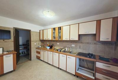 Vand casa singur in curte cu garaj, pod si foisor Sanpetru-Bod - 10