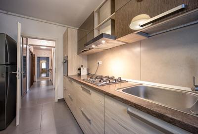Apartament 3 camere, 2 bai, central - COSMOPOLIT - cu parcare - 15
