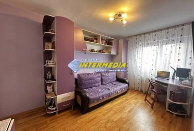 Apartament cu 2 camere semidecomandat, mobilat în Cetate