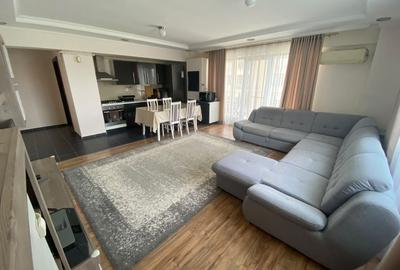 Apartament cu 3 camere decomandat, mobilat în Iancu Nicolae