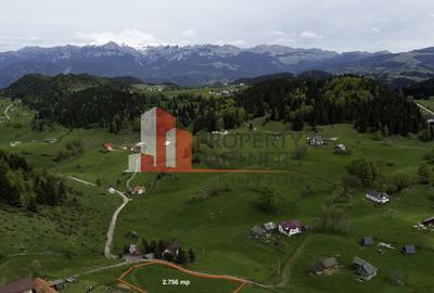 Teren Fundata cu vedere la muntii Bucegi - 1
