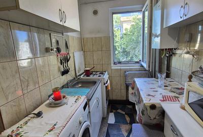 Apartament 2 camere decomandat  etaj intermediar Bld  N. Iorga - 6