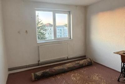 Apartament 2 camere , zona Decebal - 4
