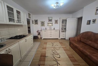 De vanzare Apartament cu 2 dormitoare situat in zona Cetate, - 2