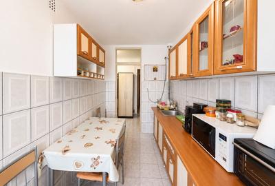 Apartament 3 camere decomandat, zona Alfa, etaj 1, două băi - 6