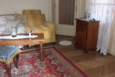 Vanzare camera + dependinte dintr-un apartament Armeneasca - 1