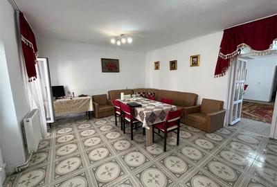 Caransebes, Casa la Curte, Zona Spitalului - 3