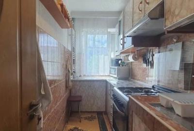 Apartament cu 2 camere semidecomandat în Km 4-5