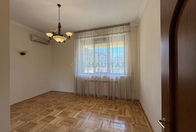 Vila 9 camere cu piscina si teren de 1.000 mp - 15