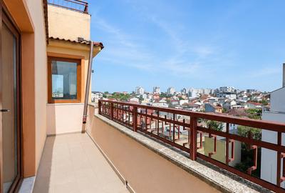 Apartament cu 4 camere decomandat, mobilat în Faleza Nord