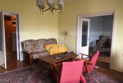 Apartament cu 4 camere decomandat, mobilat în Central