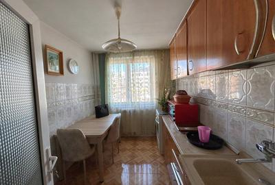 Apartament cu 3 camere  | 55 mp | Centru  |  Comison 0 - 7