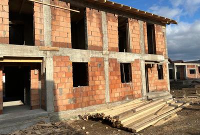 Duplex modern cu 4 camere și curte de 250 mp - 2