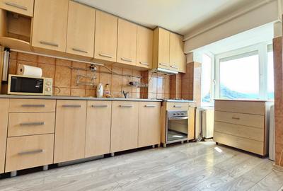 Apartament 3 camere Centrul Civic,renovat,mobilat,vedere Tampa,liber,158000 Euro - 3