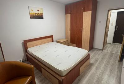Garsonieră decomandată în Bartolomeu