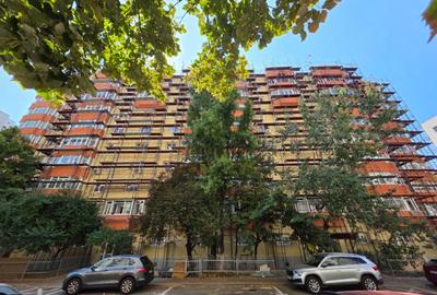 Apartament cu 3 camere decomandat în Ultracentral