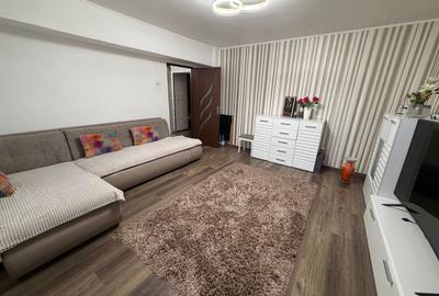 Apartament cu 3 camere decomandat, mobilat în Buzaului