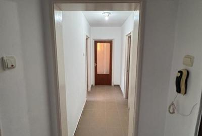 Apartament 2 camere-DECOMANDAT -RENOVAT-4 minute de Metrou 1 DECEMBRIE - 3